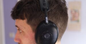 O mais recente headset para jogos InZone da Sony oferece excelente áudio aberto item-thumbnail