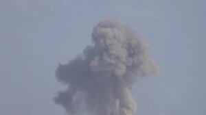 Ataque de drone russo Shahed em Kryvyi Rih deixa mulher ferida e casas danificadas item-thumbnail