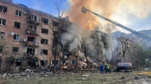 Terceira morte confirmada após ataque russo em grande escala em Kiev em 24 de maio item-thumbnail