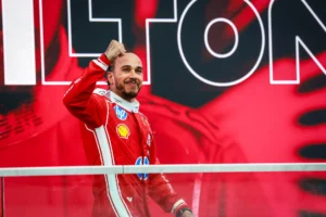 Hamilton diz que está “melhor sem” simulador da Ferrari item-thumbnail