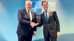 Ministro das Relações Exteriores da Ucrânia discute ameaças da Rússia e da Bielo-Rússia com Rutte item-thumbnail