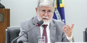 Pretexto para intervenção é inaceitável, diz Celso Amorim item-thumbnail