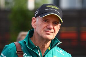Decisões de Adrian Newey Aston Martin questionadas por Surer item-thumbnail