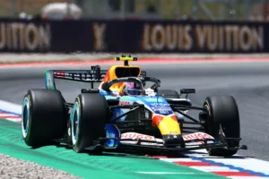 Capacetes especiais de F1 revelados para o GP de Barcelona de 2026 item-thumbnail