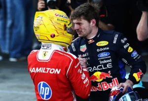Verstappen parabeniza Hamilton após vitória da Ferrari item-thumbnail