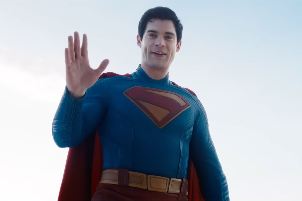 superman-bar-brawls-in-supergirl-clips