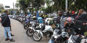 Governo prepara linha de crédito para motociclistas de aplicativos item-thumbnail