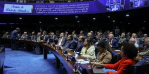 Empresários atacam PEC 6×1 no Senado; sindicatos e governo defendem item-thumbnail