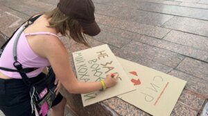 Protestos contra a demissão de Fedorov continuam na Ucrânia pelo sexto dia – fotos item-thumbnail