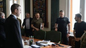 Comandante-em-chefe da Ucrânia lança auditoria das Forças Armadas: Ninguém será “intocável” (artigo retirado) item-thumbnail