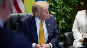 Trump diz que seria bom chegar a Kiev antes que esta seja ainda mais destruída item-thumbnail