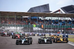 Nomes dos cantos de Silverstone: cada curva do GP britânico explicada item-thumbnail