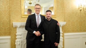 Zelenskyy encontra-se com presidente finlandês nos EUA item-thumbnail