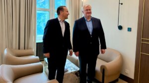 Ministro dos Negócios Estrangeiros polaco diz que a Polónia continuará a apoiar a Ucrânia item-thumbnail