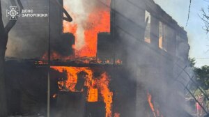 Rússia ataca Zaporizhzhia com bombas aéreas: três mortos, relatos de feridos – fotos item-thumbnail