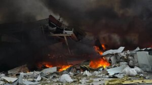 Russos lançam bomba aérea em supermercado em Kramatorsk: pelo menos cinco feridos, incluindo uma criança – foto item-thumbnail