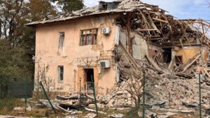 Ataques com bombas guiadas russas em Kramatorsk ferem três item-thumbnail