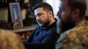 Zelenskyy aprova operações de longo alcance contra a Rússia para outubro item-thumbnail