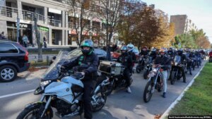 Menino morto em ataque a Vyshhorod é enterrado com honra de motocicleta item-thumbnail