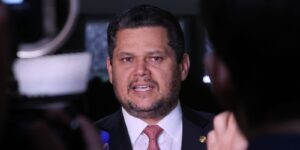 Alcolumbre marca votação da PEC da segurança pública para terça-feira item-thumbnail