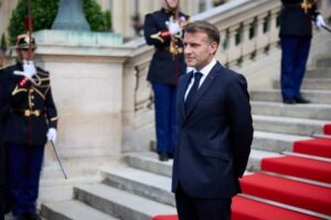 Macron anunciou a apreensão de mais um navio-tanque da frota clandestina da Rússia item-thumbnail