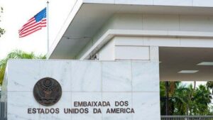 EUA suspendem serviços consulares no Brasil devido a ‘preocupações com a segurança’ item-thumbnail