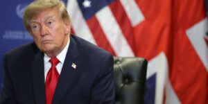 Trump diz acompanhar de perto eleição brasileira e não declarar apoio item-thumbnail