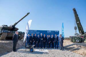 Nausėda inaugurou a fábrica de montagem e reparação do Leopard 2A8 com um carrinho de mão cheio de areia item-thumbnail