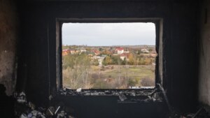 Ataques russos têm como alvo Sloviansk e Kramatorsk, deixando sete civis feridos item-thumbnail