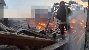 Forças russas atacam edifício de escritórios em Odesa item-thumbnail