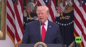 ️ Trump aborda saúde e admite que tem ”PROBLEMAS BEM GRAVES”, mas volta atrás segundos depois item-thumbnail