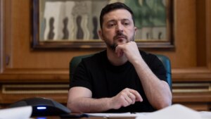 Zelenskyy diz que foi o governo dos EUA quem disse à SpaceX para restringir a velocidade do Starlink item-thumbnail
