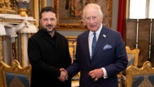 Zelenskyy realiza audiência com o rei Carlos III para expressar gratidão pelo apoio do Reino Unido item-thumbnail