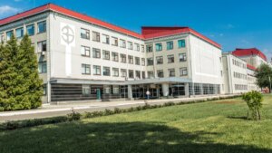 Ataque russo em Kyiv: ataque atinge a fábrica química e farmacêutica de Borshchahivka item-thumbnail