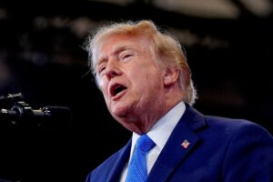 Trump fala sobre progresso na resolução do conflito ucraniano esperando reunião com Putin e Zelensky item-thumbnail