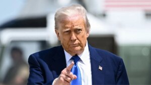 Trump diz que Elon Musk suspendeu as restrições de velocidade do Starlink na Ucrânia item-thumbnail
